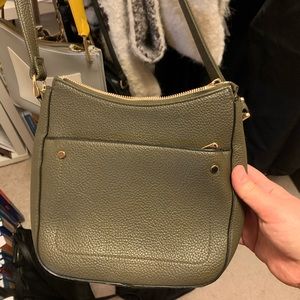 A new day green crossbody bag💚💚